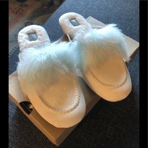 Uggs brand new SIZE 10 white and blue fur